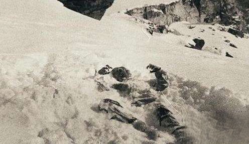 乌拉尔山神秘死亡事件曝光 军方实验造成探险学生死亡