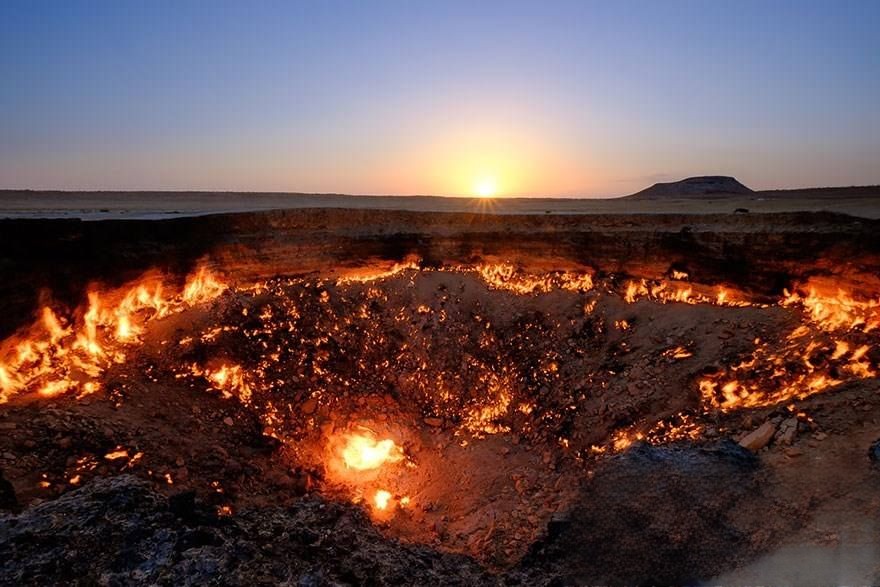 土库曼斯坦地狱之门 46年前燃起的大火为何不灭